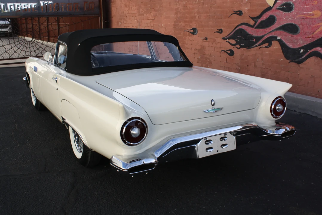1957 Ford Thunderbird 1st Gen - Image 29 of 31