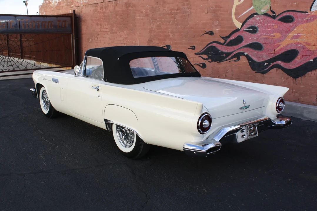 1957 Ford Thunderbird 1st Gen - Image 27 of 31
