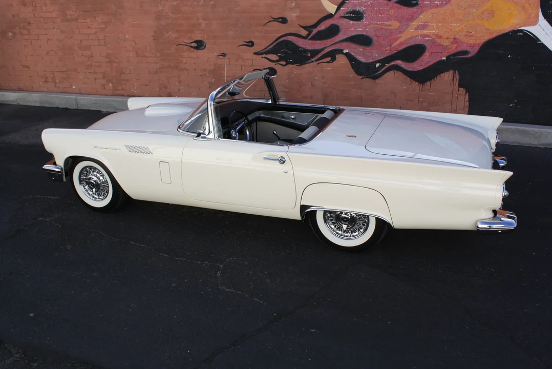 1957 Ford Thunderbird 1st Gen - Image 18 of 31