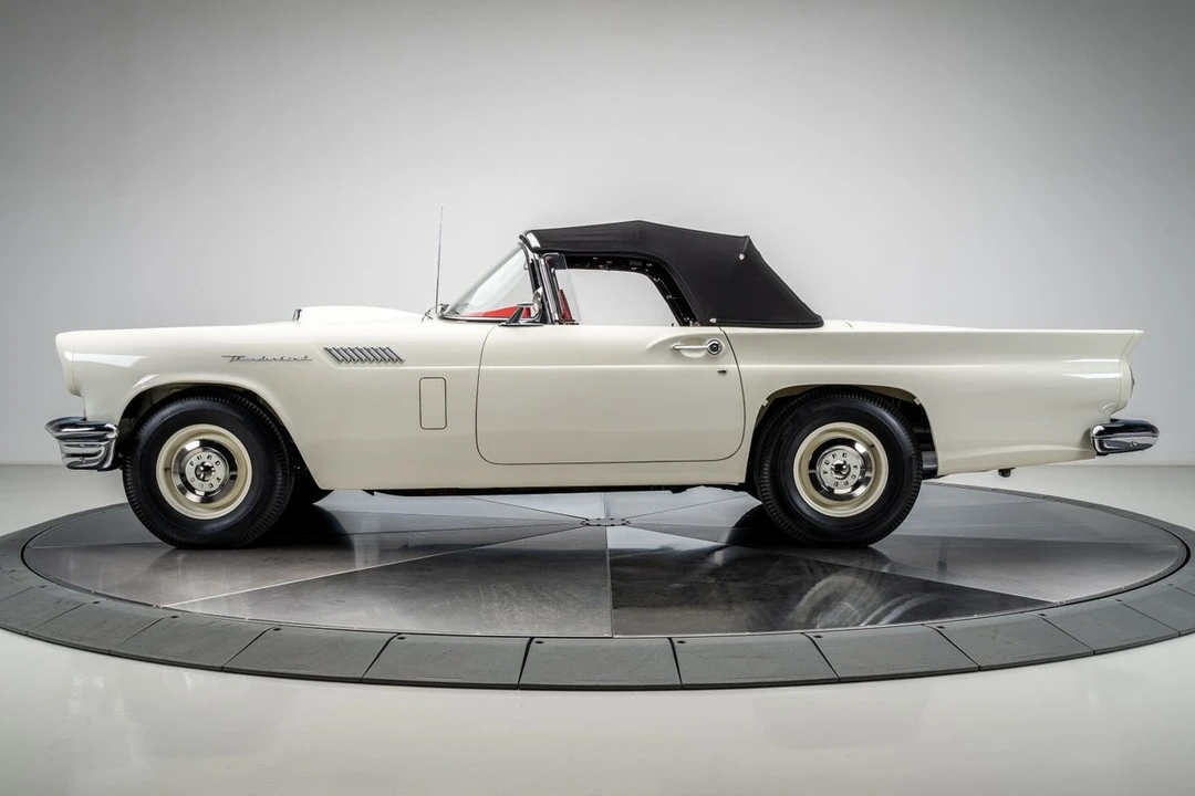 1957 Ford Thunderbird 1st Gen - Image 25 of 31