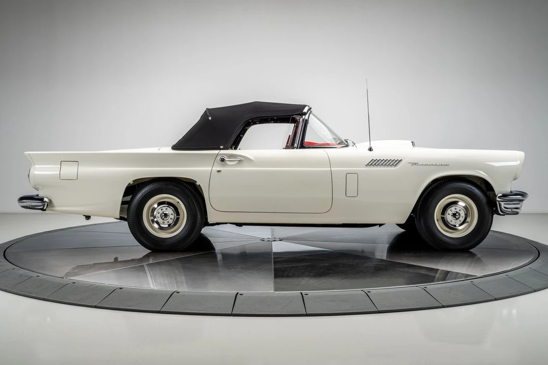 1957 Ford Thunderbird 1st Gen - Image 22 of 31
