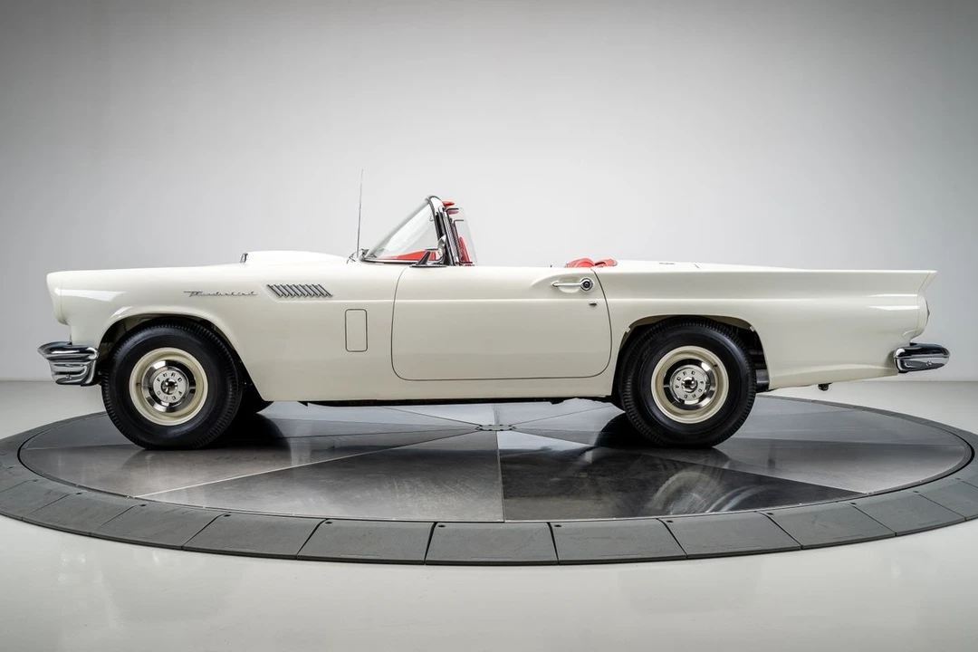 1957 Ford Thunderbird 1st Gen - Image 24 of 31