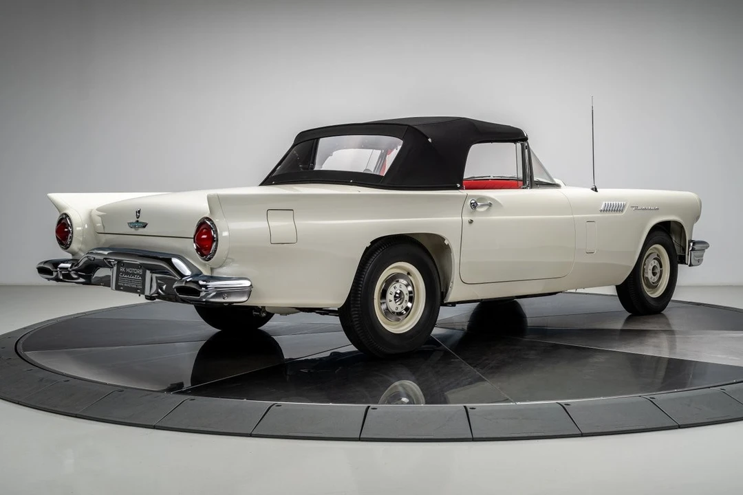 1957 Ford Thunderbird 1st Gen - Image 26 of 31
