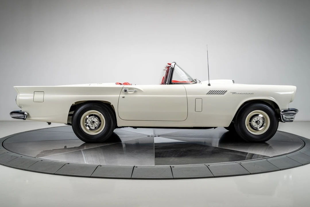 1957 Ford Thunderbird 1st Gen - Image 23 of 31