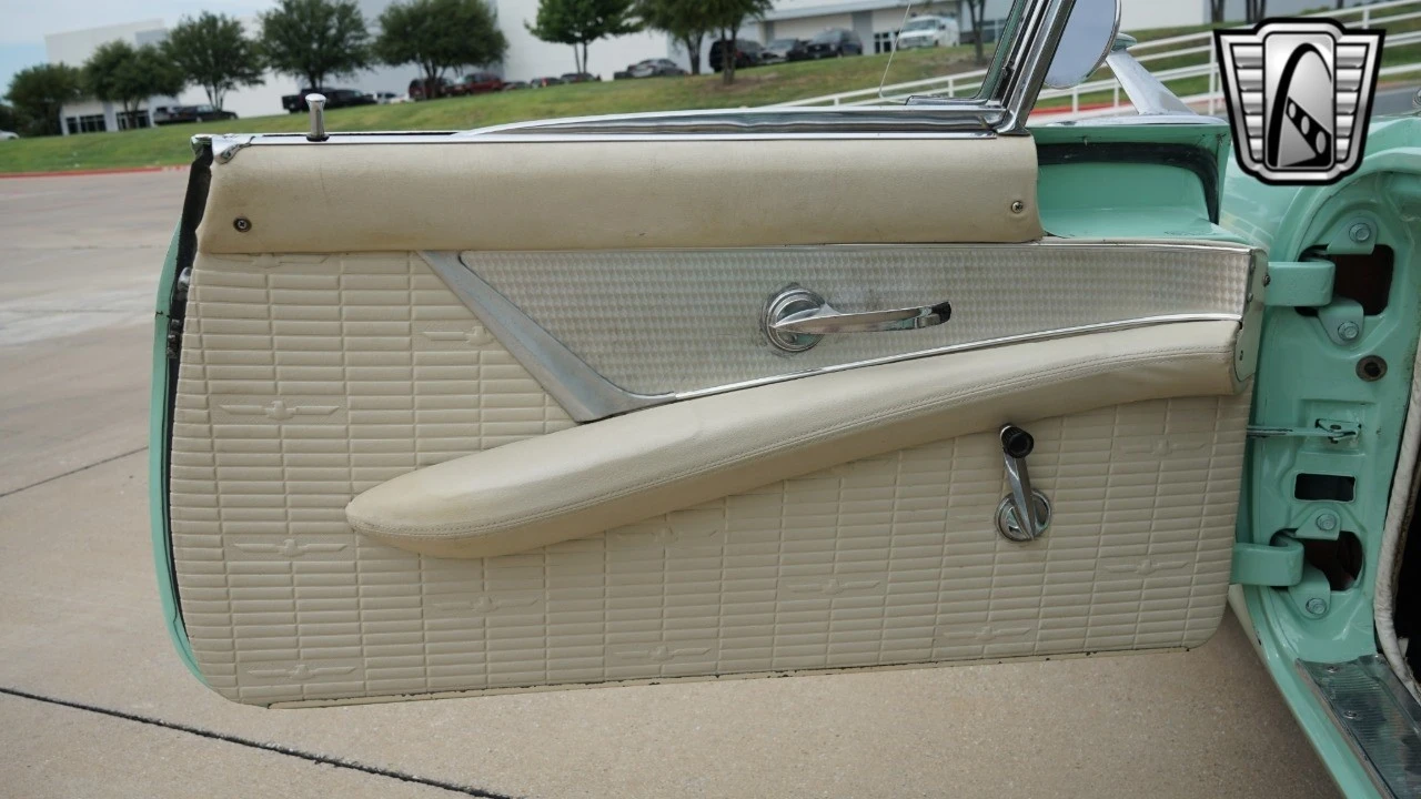 1957 Ford Thunderbird 1st Gen - Image 15 of 21