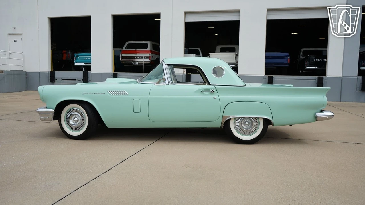 1957 Ford Thunderbird 1st Gen - Image 8 of 12
