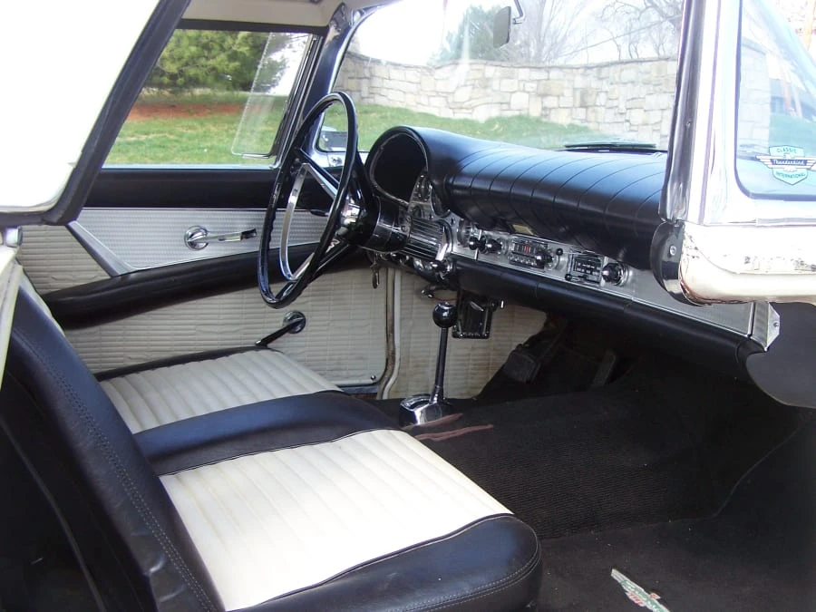 1957 Ford Thunderbird 1st Gen - Image 4 of 8