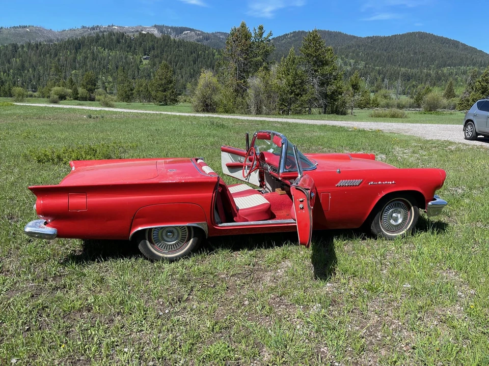 1957 Ford Thunderbird 1st Gen - Image 19 of 31