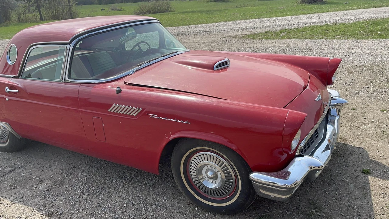1957 Ford Thunderbird 1st Gen - Image 27 of 31