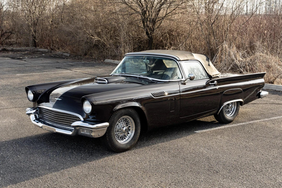 1957 Ford Thunderbird 1st Gen - Image 25 of 31
