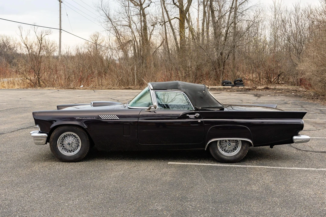 1957 Ford Thunderbird 1st Gen - Image 29 of 31