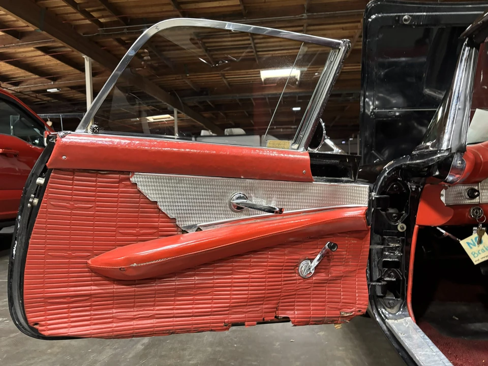 1957 Ford Thunderbird 1st Gen - Image 24 of 31