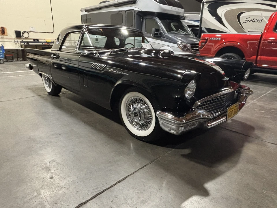 1957 Ford Thunderbird 1st Gen - Image 21 of 31