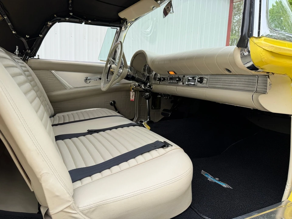 1957 Ford Thunderbird 1st Gen - Image 24 of 31