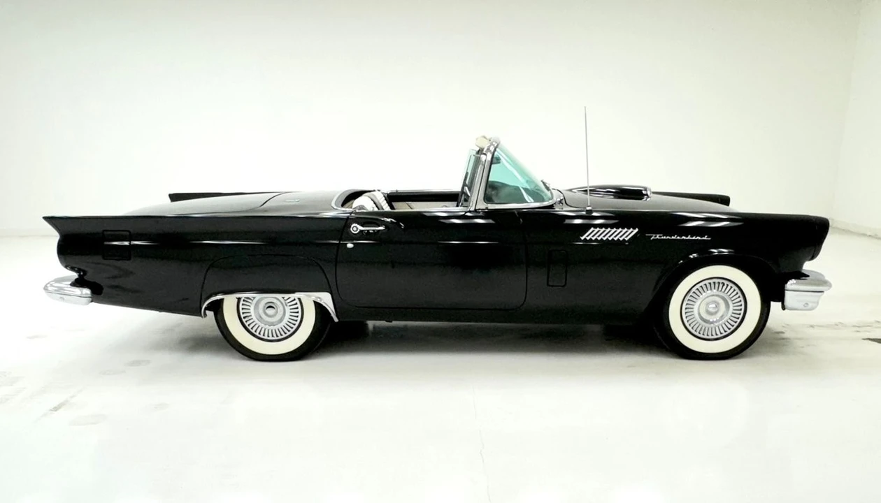 1957 Ford Thunderbird 1st Gen - Image 9 of 31