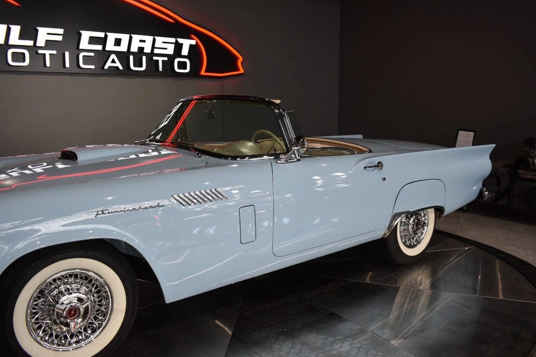 1957 Ford Thunderbird 1st Gen - Image 27 of 31