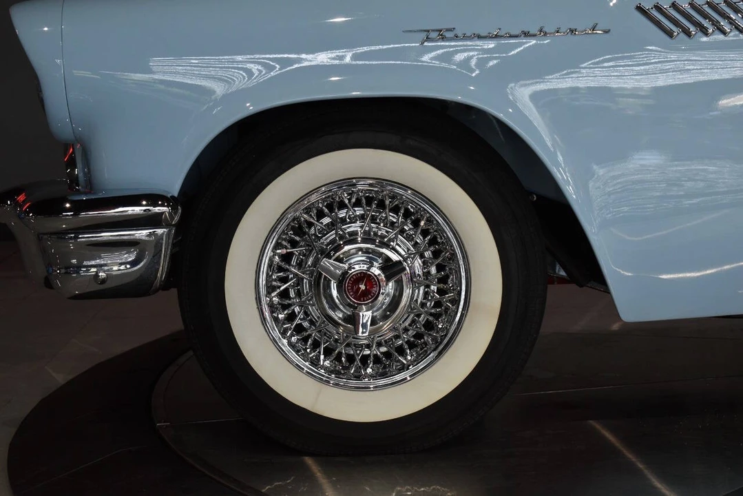 1957 Ford Thunderbird 1st Gen - Image 25 of 31