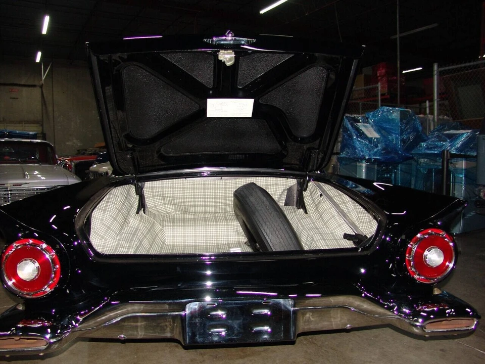 1957 Ford Thunderbird 1st Gen - Image 25 of 31