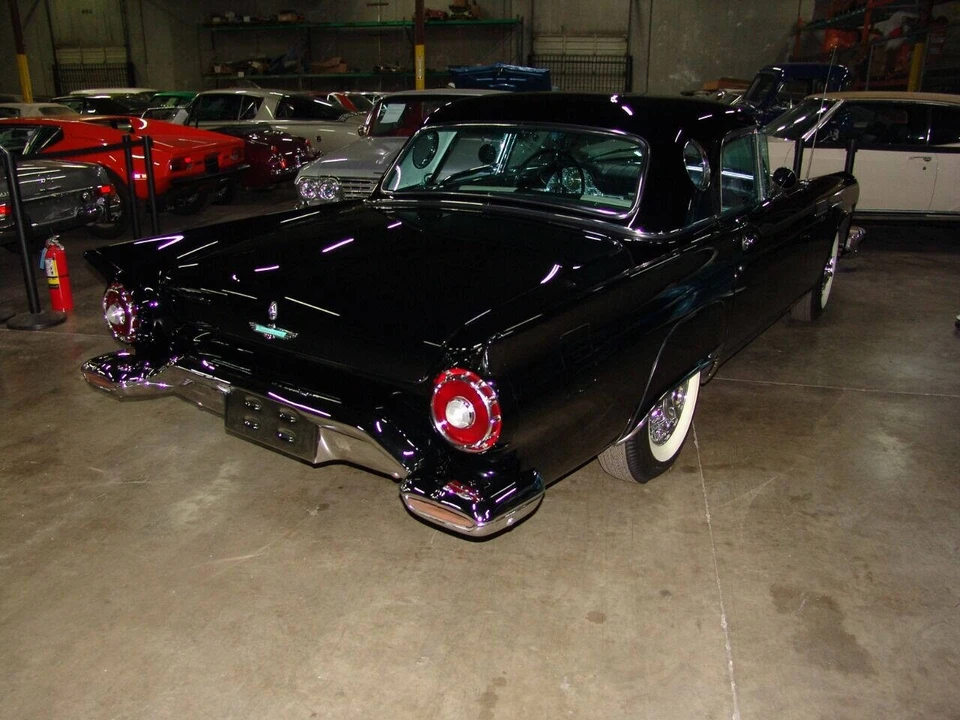 1957 Ford Thunderbird 1st Gen - Image 23 of 31