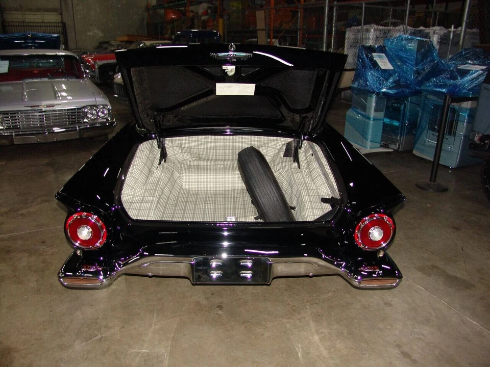 1957 Ford Thunderbird 1st Gen - Image 24 of 31
