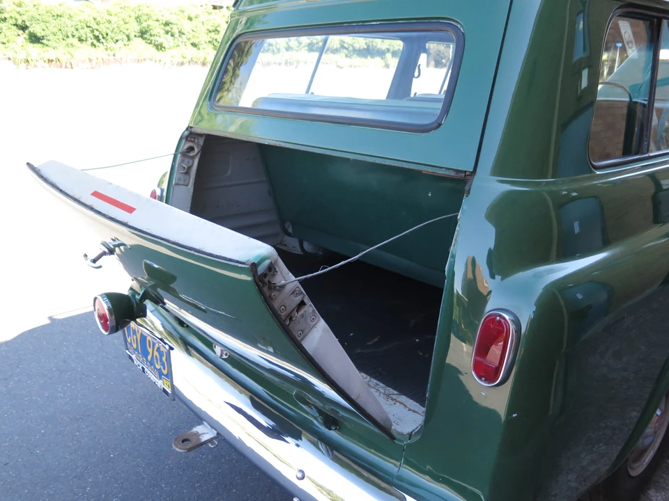 1957 GMC Suburban 4th Gen - Image 24 of 31