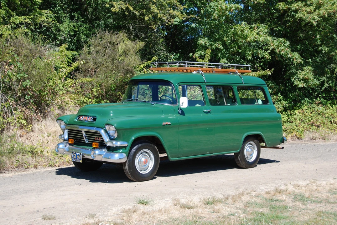 1957 GMC Suburban 4th Gen - Image 2 of 31