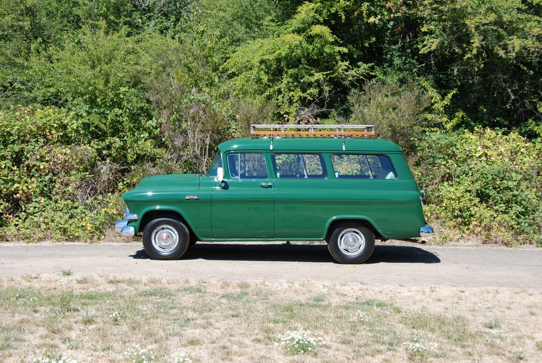 1957 GMC Suburban 4th Gen - Image 3 of 31