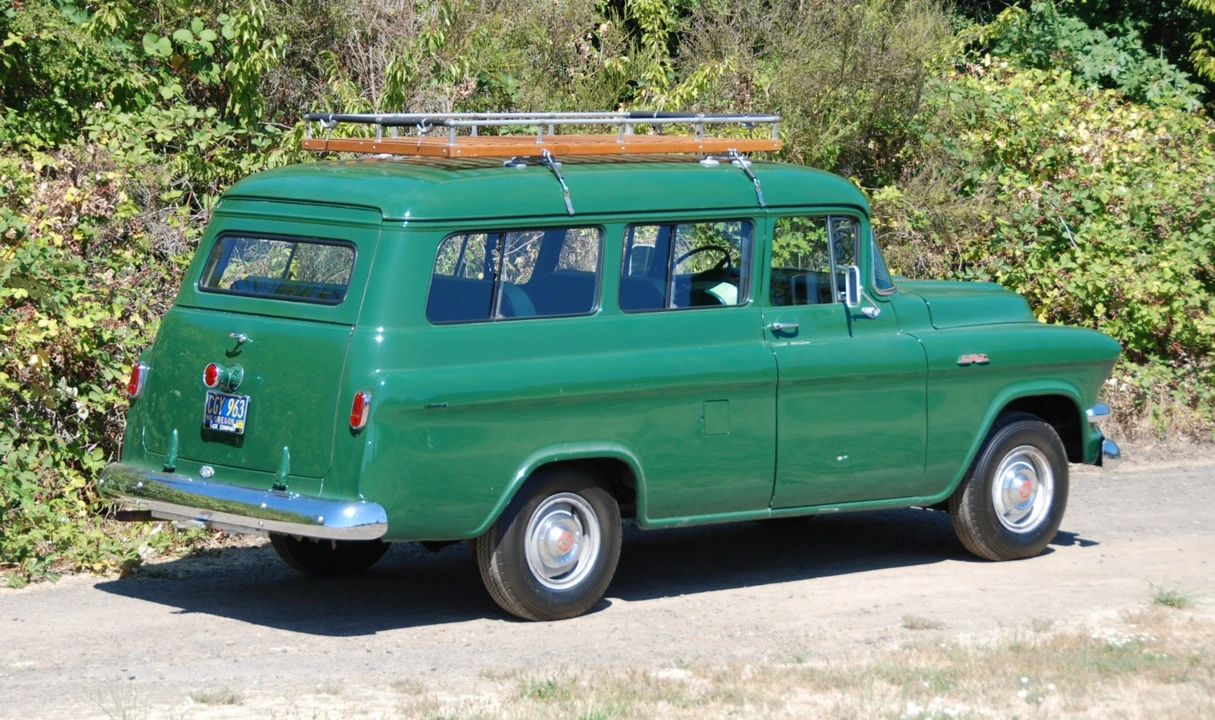 1957 GMC Suburban 4th Gen - Image 8 of 31