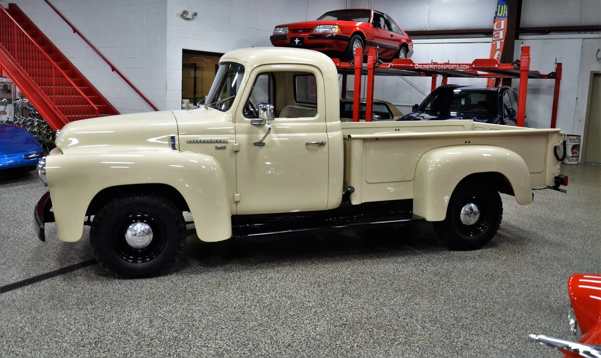 1957 International Harvester Pickup - Image 2 of 31