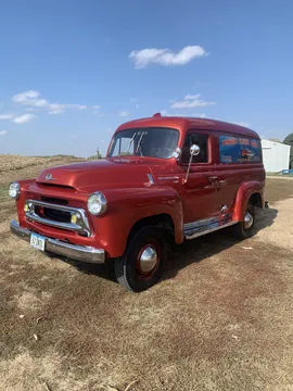 1957 International (IHC) S-120 3/4 Ton