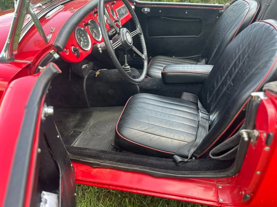 1957 Jaguar XK140 - Image 4 of 8