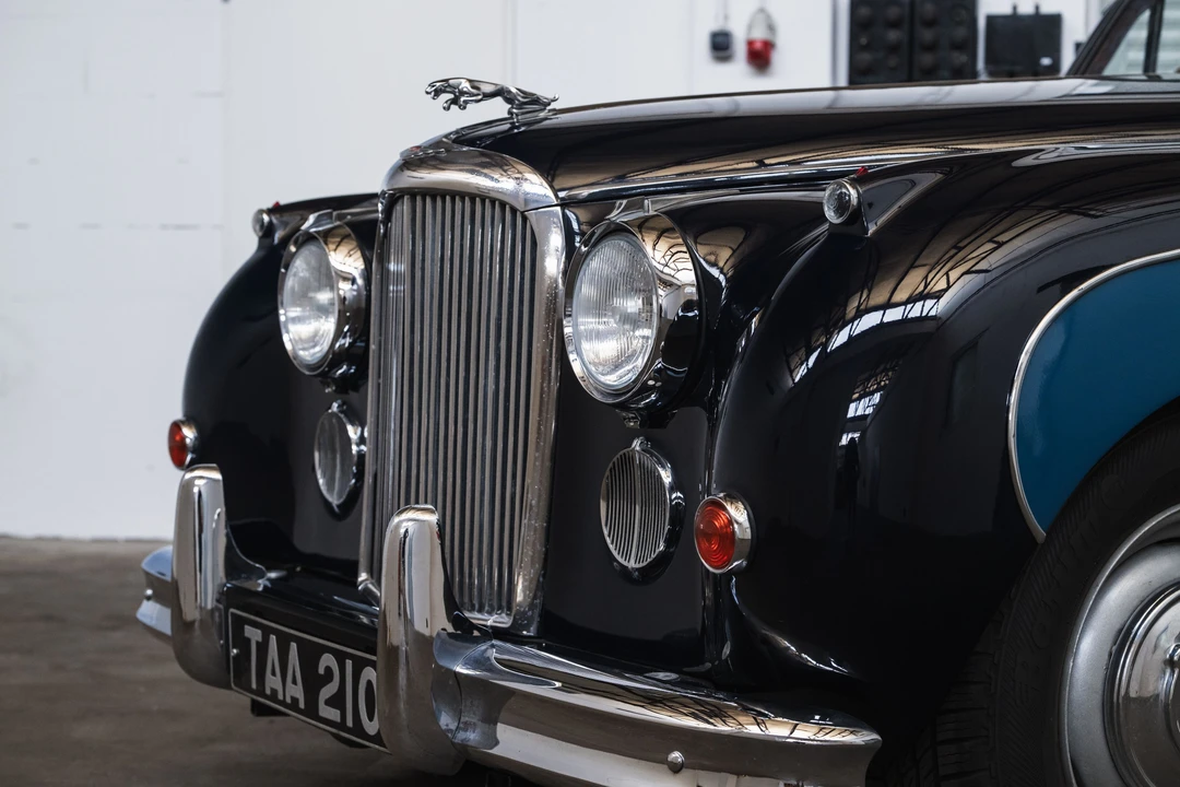 1957 Jaguar Mark VII & VIII & IX - Image 13 of 31