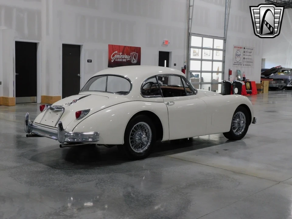 1957 Jaguar XK - Image 5 of 12