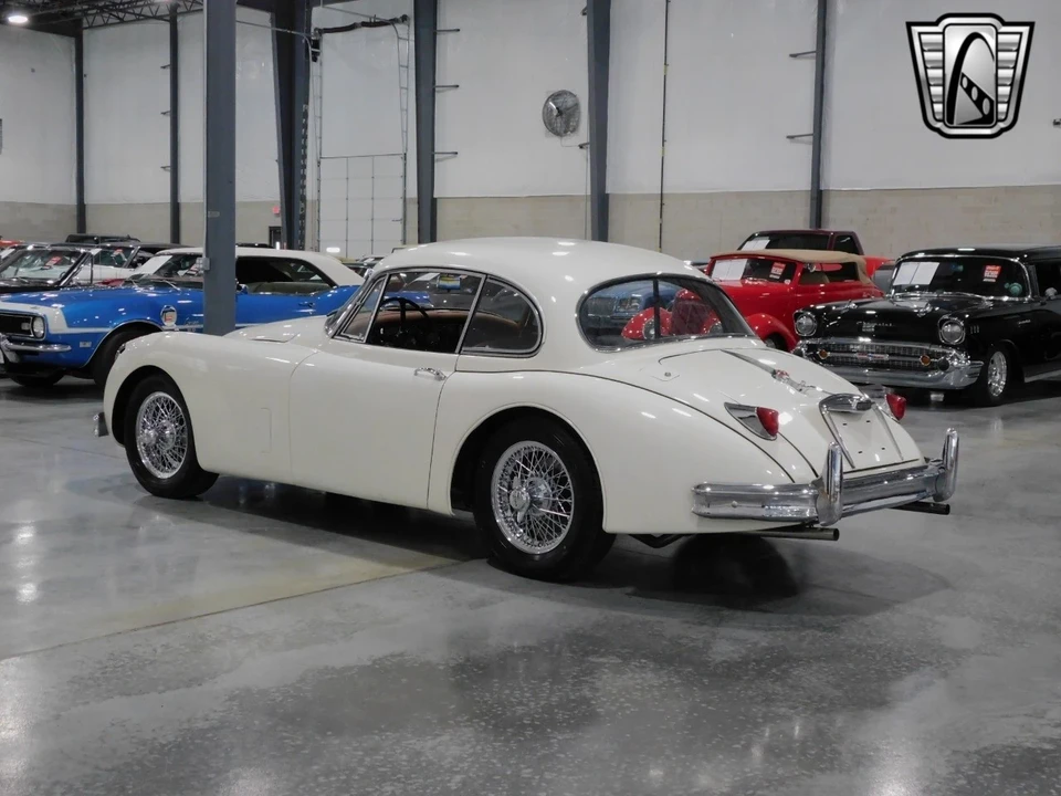 1957 Jaguar XK - Image 4 of 12