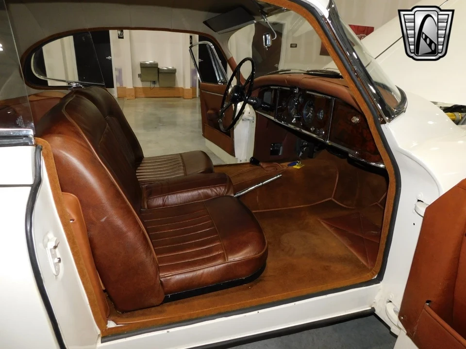 1957 Jaguar XK - Image 9 of 12