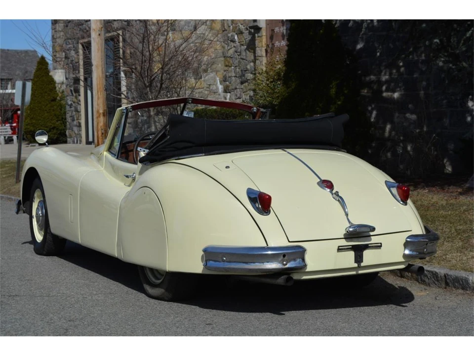 1957 Jaguar XK140 - Image 6 of 9