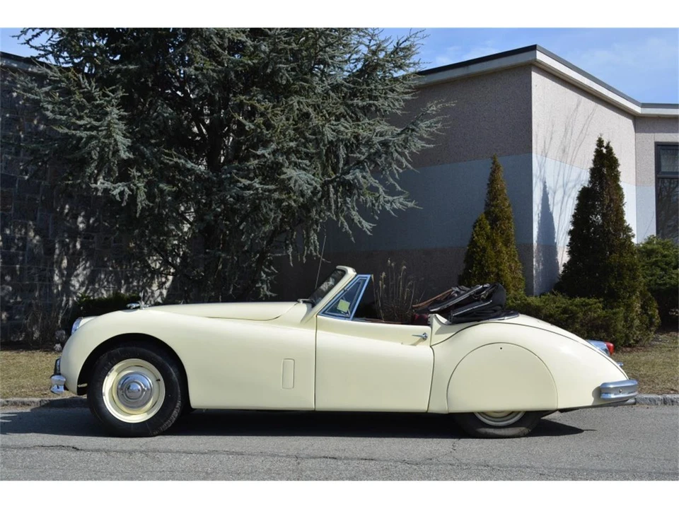 1957 Jaguar XK140 - Image 5 of 9