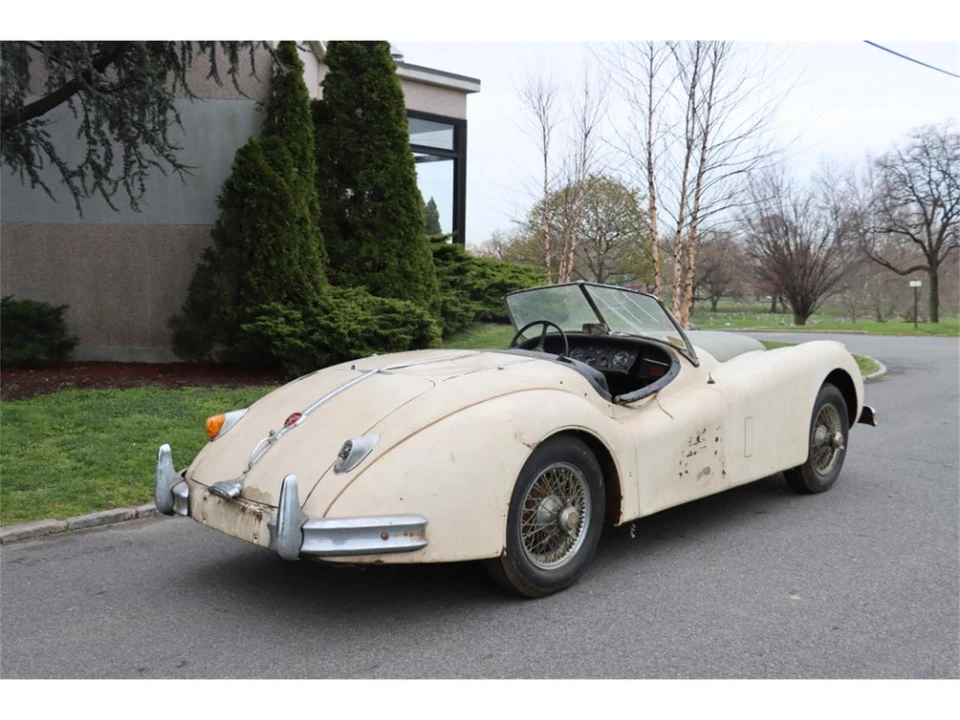 1957 Jaguar XK140 - Image 4 of 7