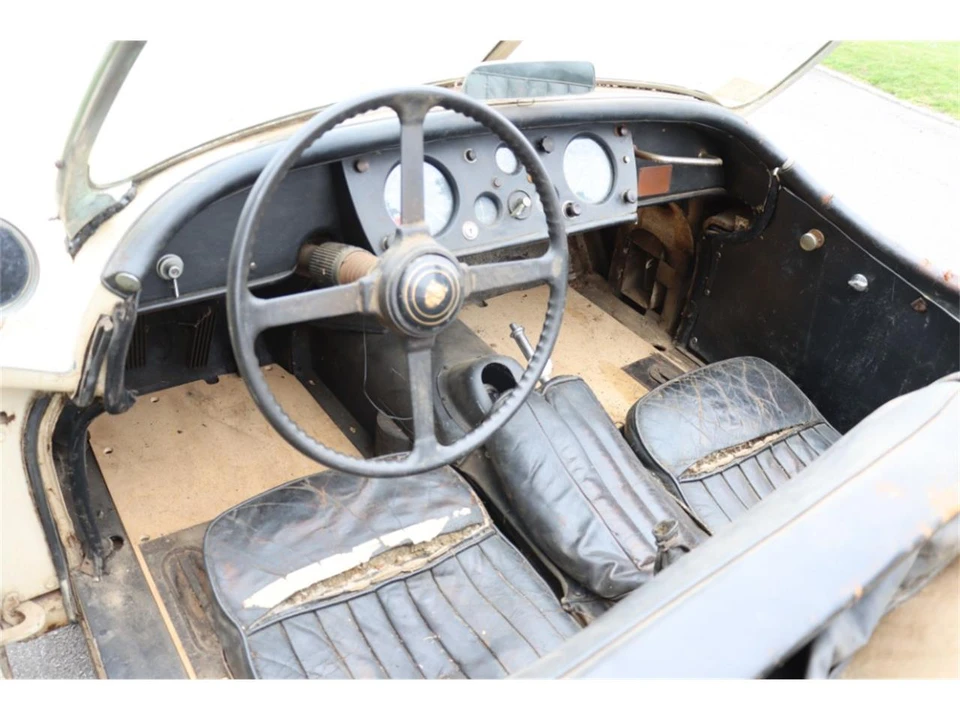1957 Jaguar XK140 - Image 6 of 7