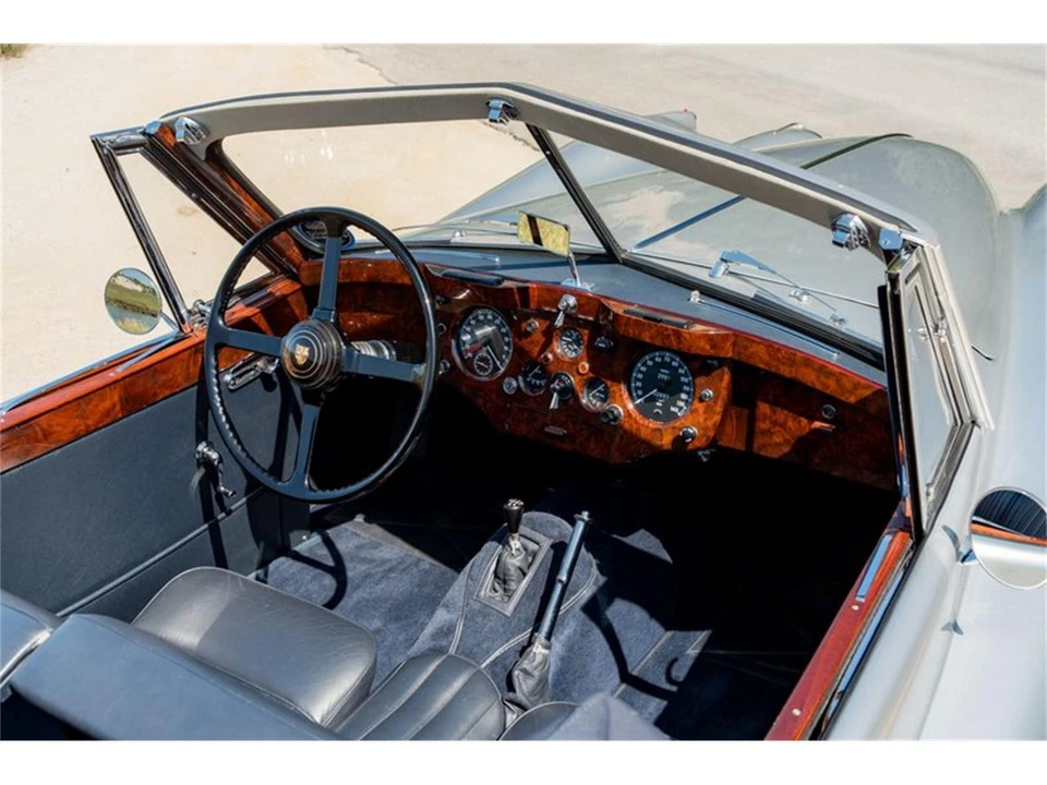 1957 Jaguar XK140 - Image 25 of 31