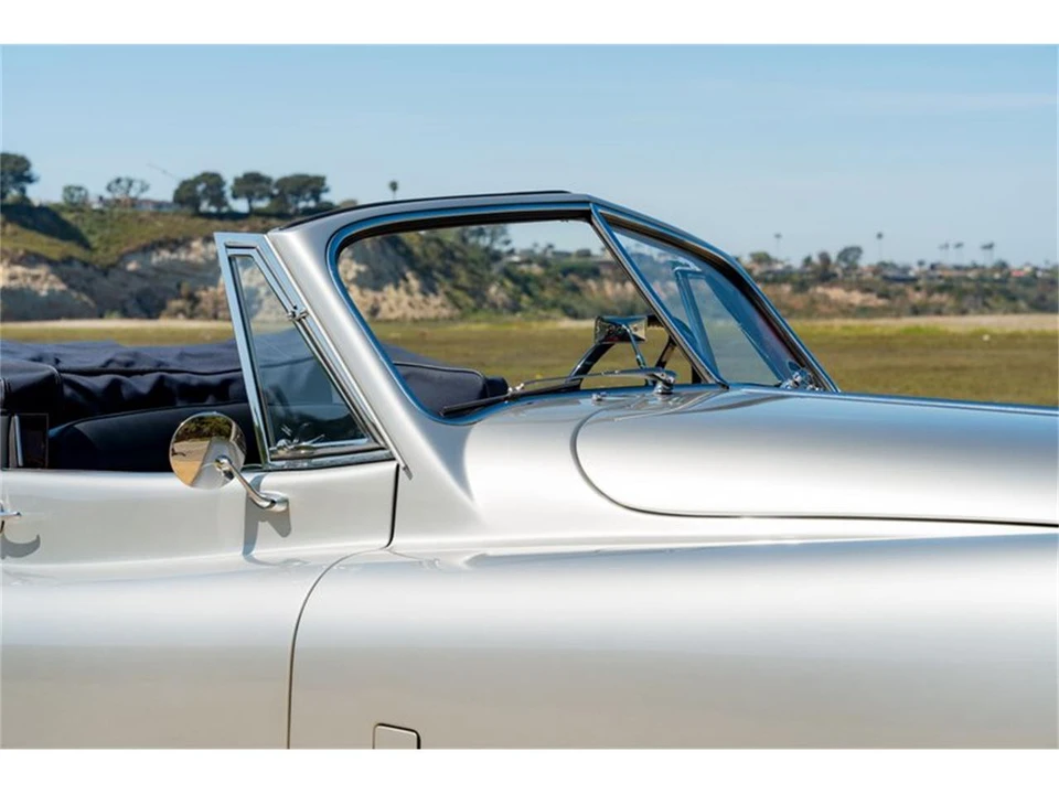 1957 Jaguar XK140 - Image 15 of 31
