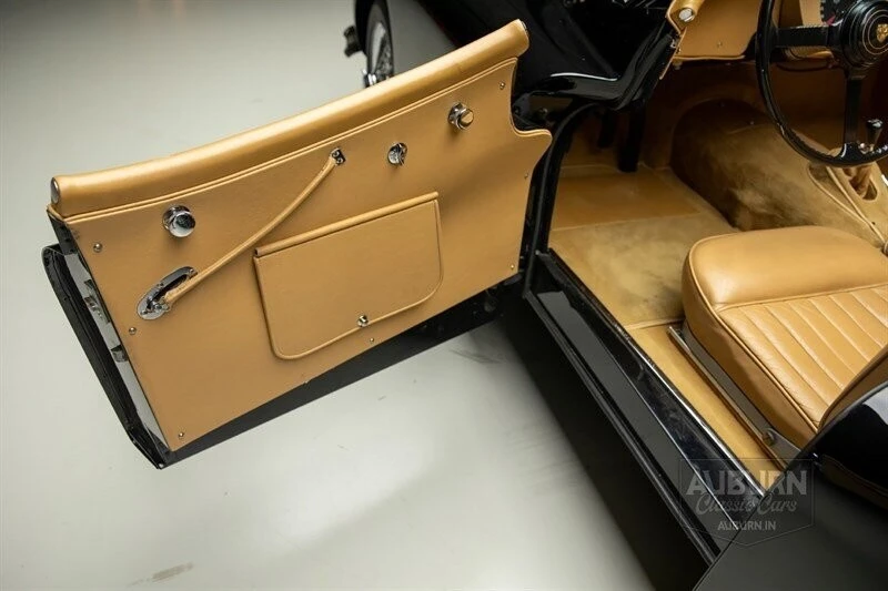 1957 Jaguar XK140 - Image 10 of 21