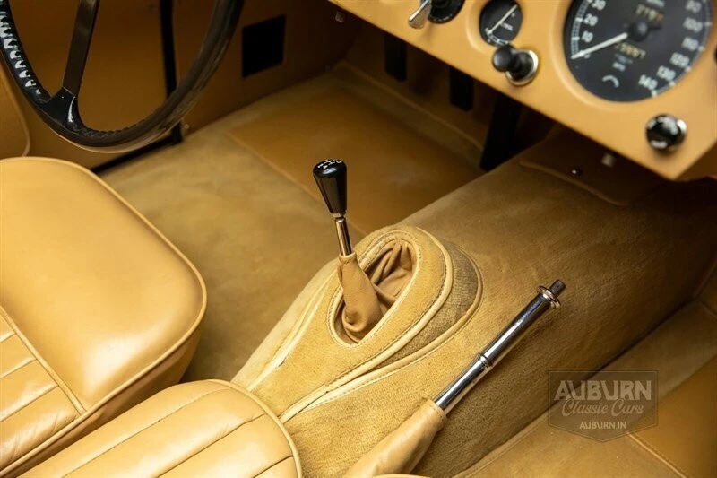 1957 Jaguar XK140 - Image 19 of 21