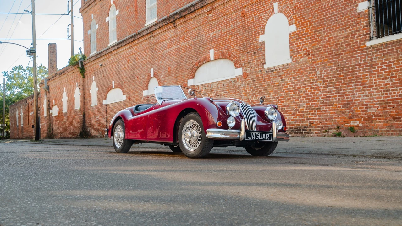 1957 Jaguar XK140 OTS Roadster - Image 19 of 31