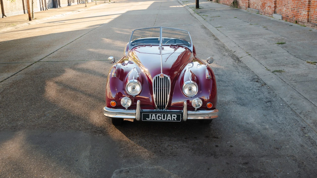 1957 Jaguar XK140 OTS Roadster - Image 20 of 31