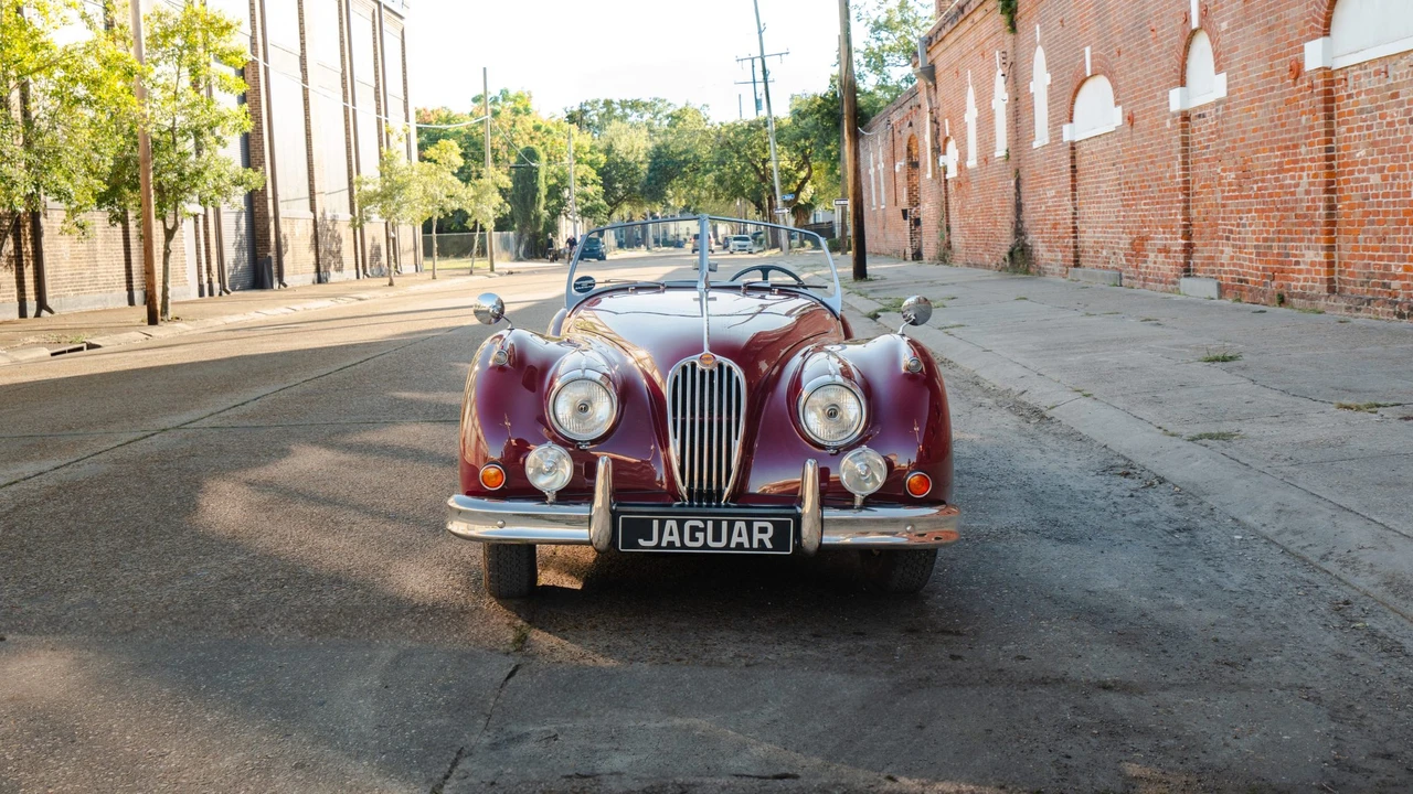 1957 Jaguar XK140 OTS Roadster - Image 21 of 31