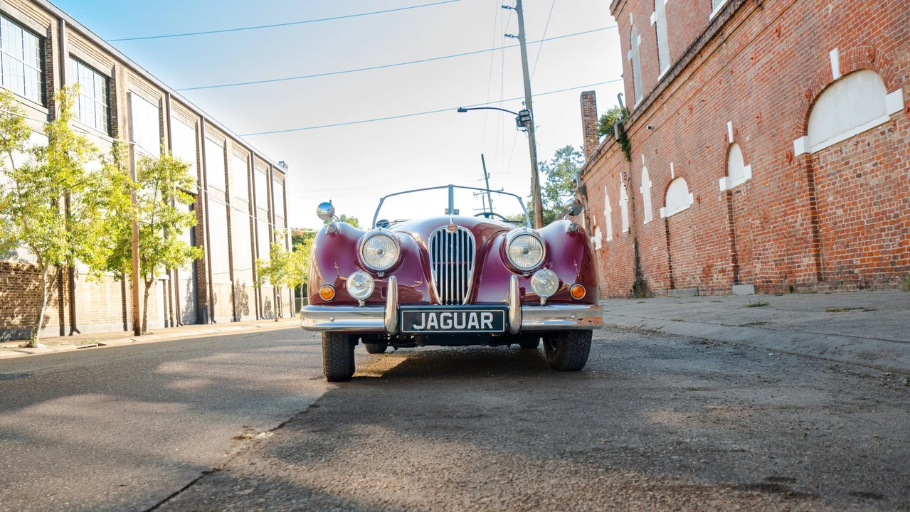 1957 Jaguar XK140 OTS Roadster - Image 22 of 31