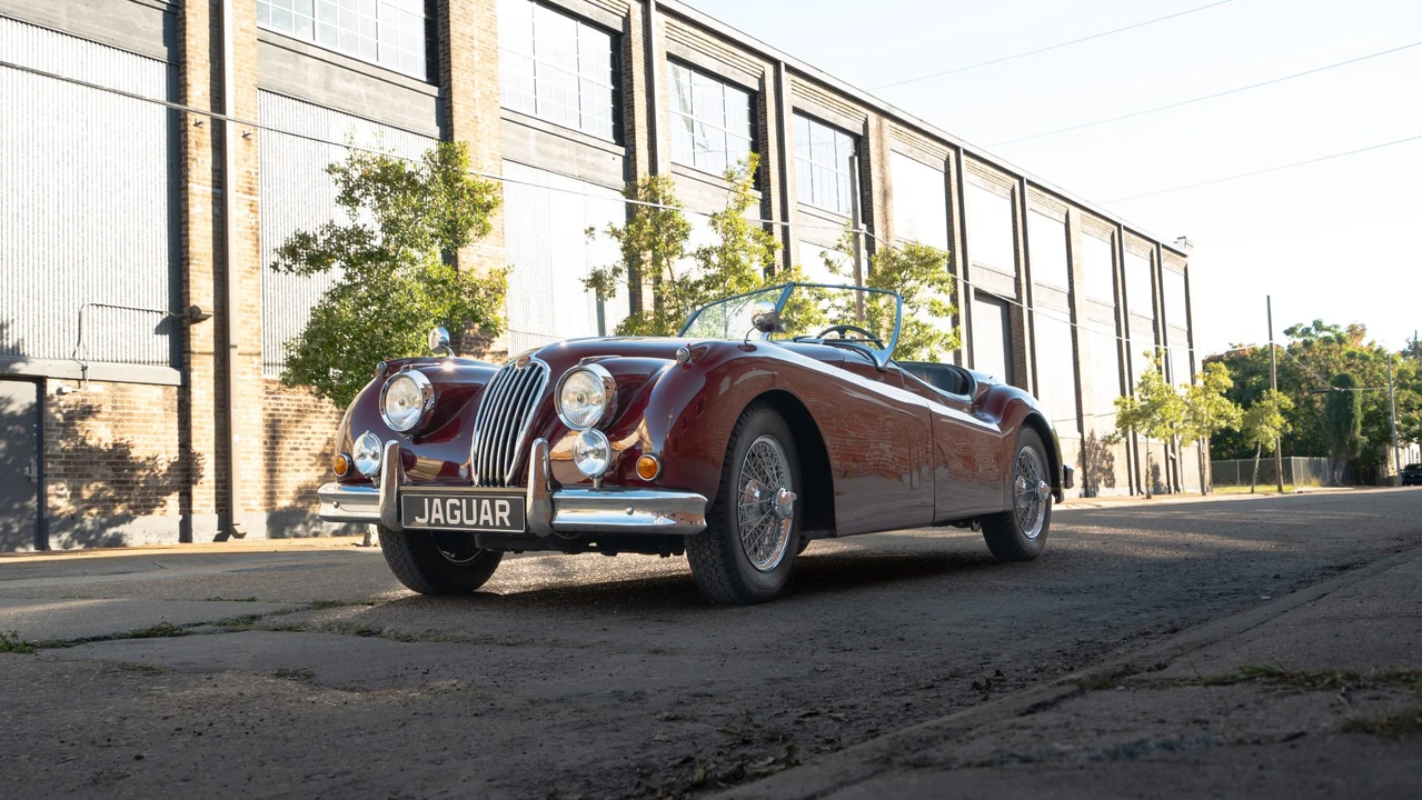 1957 Jaguar XK140 OTS Roadster - Image 25 of 31