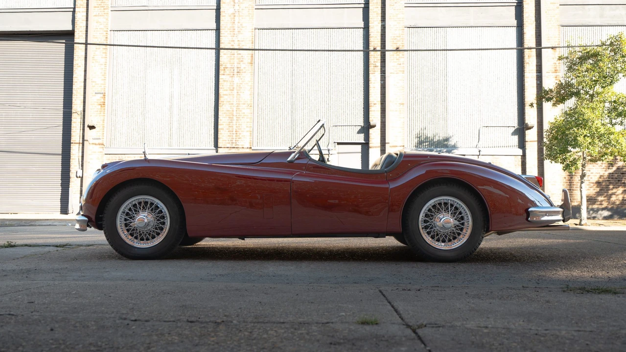 1957 Jaguar XK140 OTS Roadster - Image 28 of 31