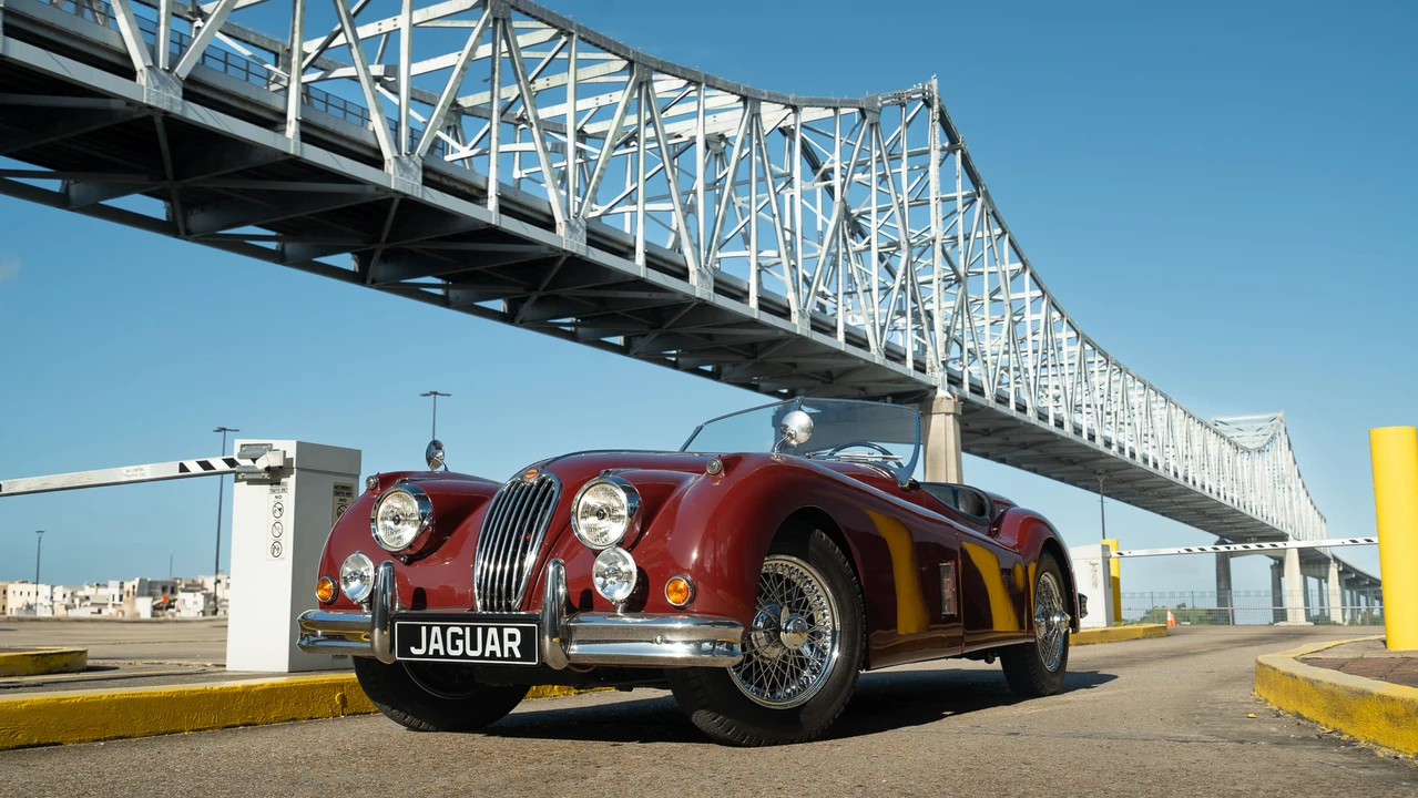 1957 Jaguar XK140 OTS Roadster - Image 12 of 31